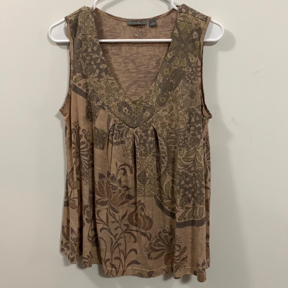 3 for $18. Women’s Apt 9 top embellished heart Size Large